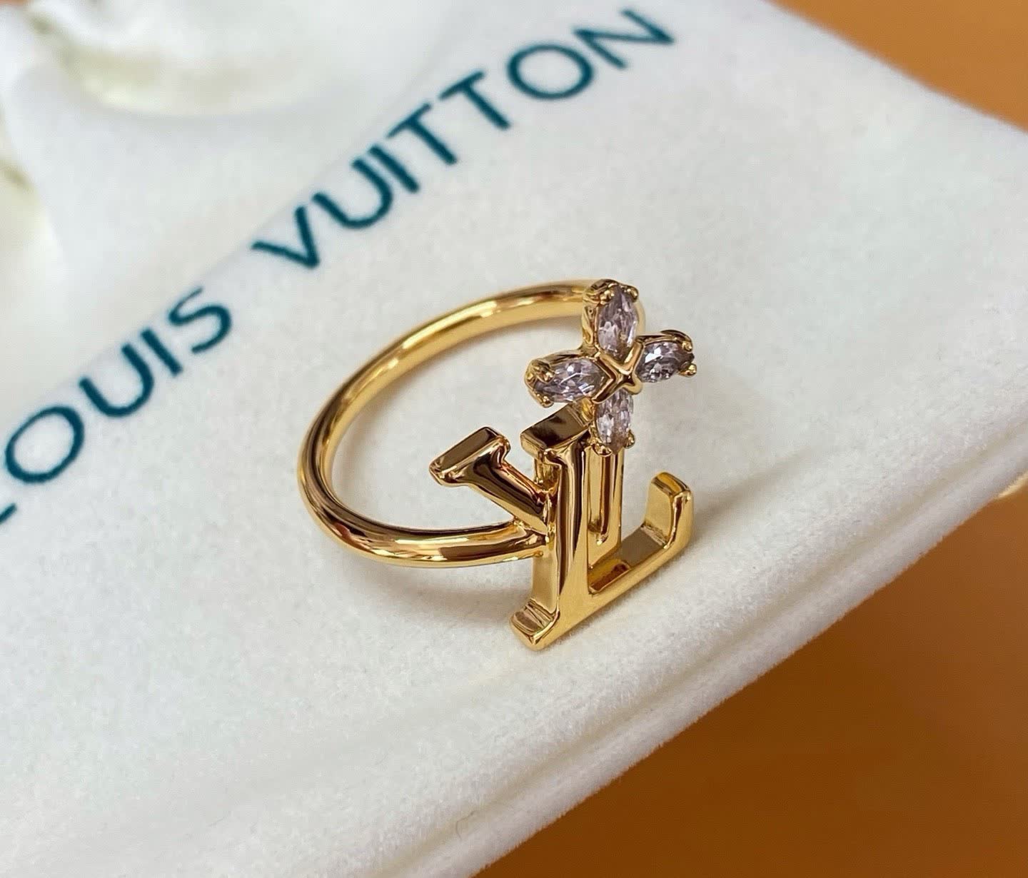 Louis Vuitton LV Iconic Flower Ring